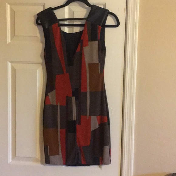 Fun dress - Picture 2 of 3